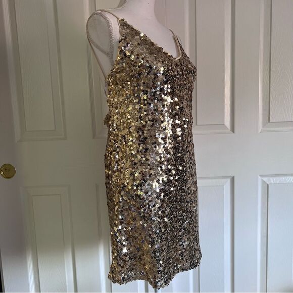 Lulu’s Force of Fashion Gold Backless Sequin Mini Dress Medium Gold NWT MSRP $89 - Picture 4 of 8